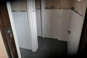 Renovatie toiletten en keuken in volle gang